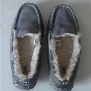 UGG Classic Ansley Gray Slippers Woman’s Size 11